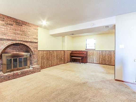 3rd image of 5420 Vista Dr