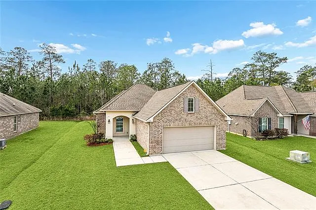 525 Oakley Blvd — Photo 2