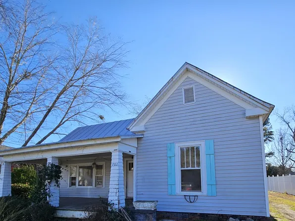 7552 Pitt St, Grimesland, NC 27837