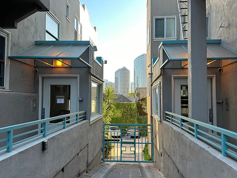 275 Park View Ter #7 — Photo 25