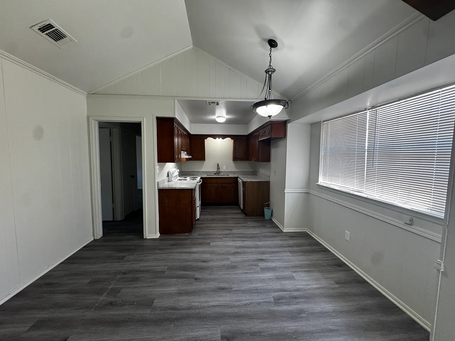 3 bed, 1286 sqft, $1,495 — Photo 2