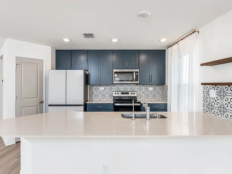 11727 Black Rose — Photo 10