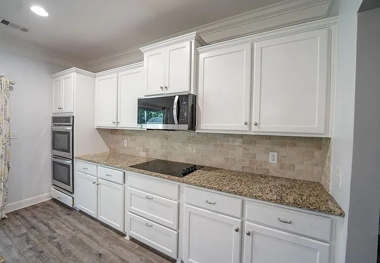 425 Wicklow Dr — Photo 8