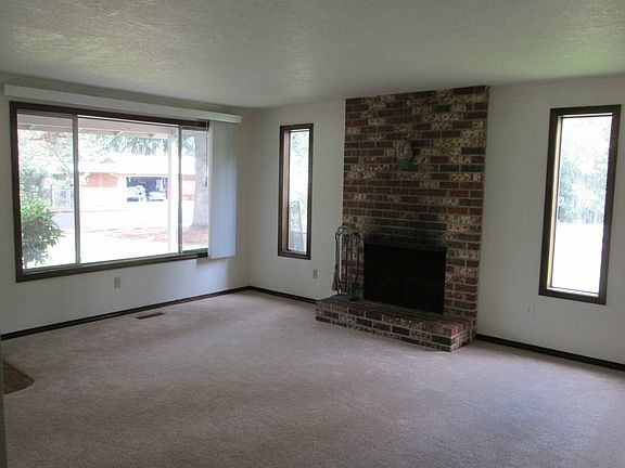 2nd image of 17640 SW Wright St