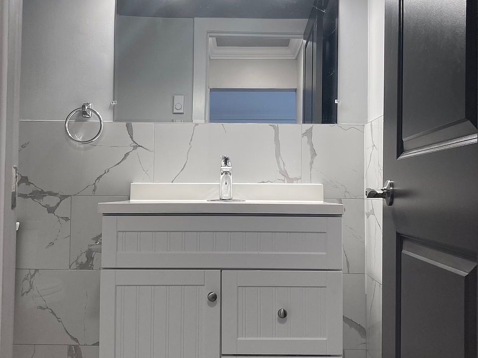 1st image of 340 Campbell Ave #304