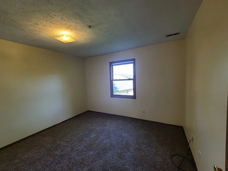 2858 University Ave — Photo 50