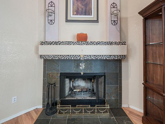 5th image of 1118 W Waltann Ln