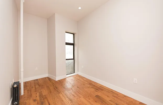 Rented by Clove Realty LLC | media 4