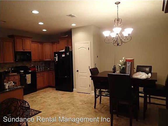 5th image of 446 Bay Oaks Dr