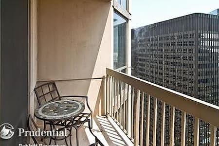 5th image of 222 N Columbus Dr APT 3109