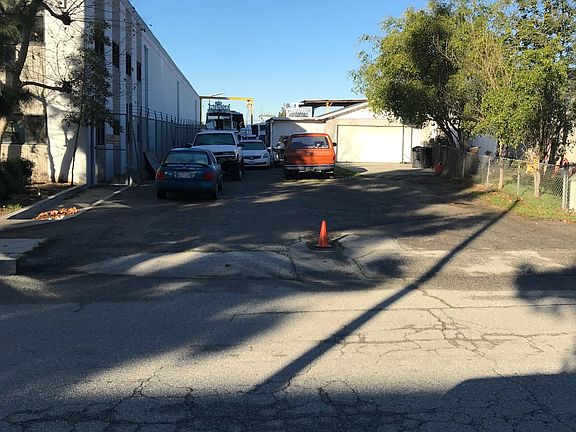 3rd image of 604 S Palmetto Ave