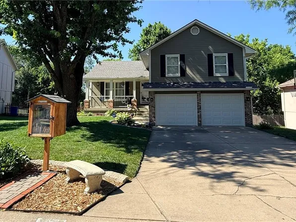 4001 NW Hidden Pointe Dr, Blue Springs, MO 64015