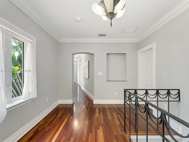 11 E Rivo Alto Dr — Photo 15