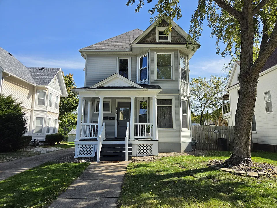 1719 Farnam St #2