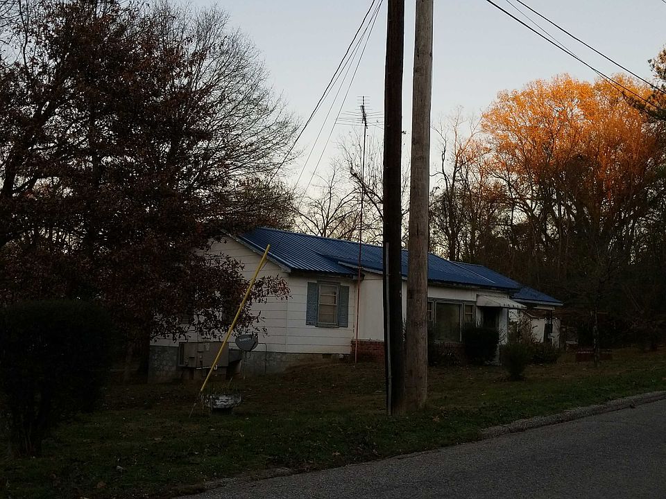 2nd image of 117 Oak Ave