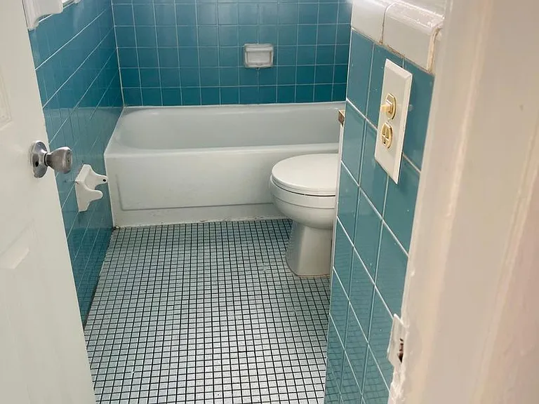 Jaclyn Apartments — Photo 11