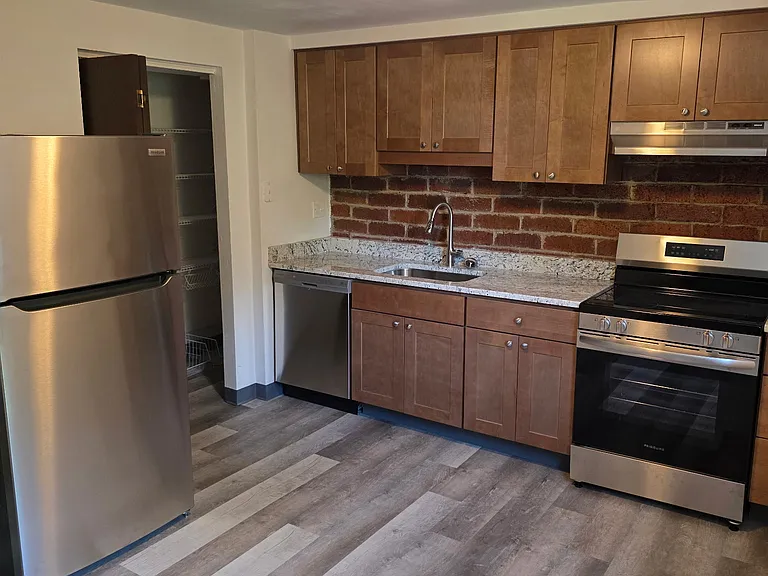 Colony East Townhomes — Photo 12