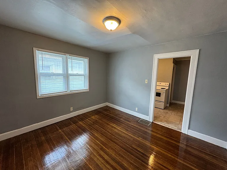 738 N Bosart Ave — Photo 6