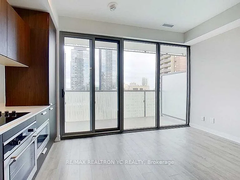 50 Charles St E #1402 — Photo 7