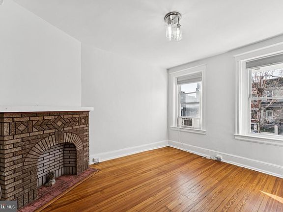 5th image of 621 Kenyon St NW
