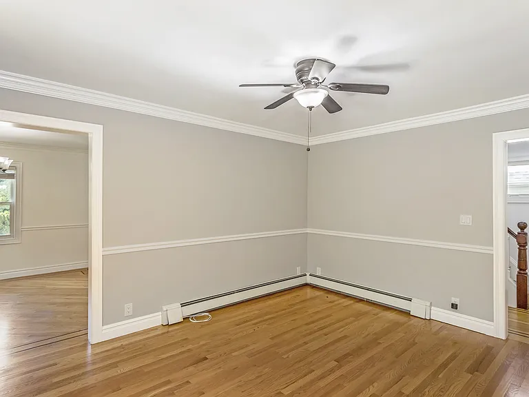 104 Sheridan Ave — Photo 7
