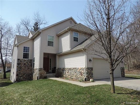3rd image of 670 Milford Glen Dr
