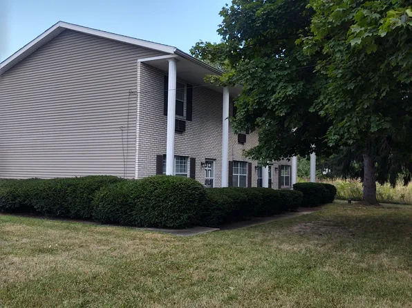 10576 Market Ave N, Hartville, OH 44632