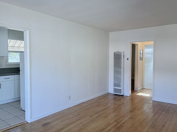 2nd image of 432 E Cypress Ave #B