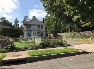 15 Marcy Ave, Huntington Station, NY 11746