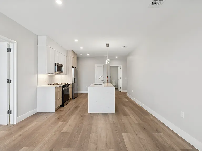 6810 Polk St — Photo 26