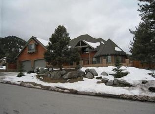 5426 Pacific Crest Dr, Wrightwood, CA 92397
