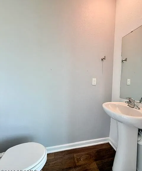 57 Elmhurst Ln — Photo 2