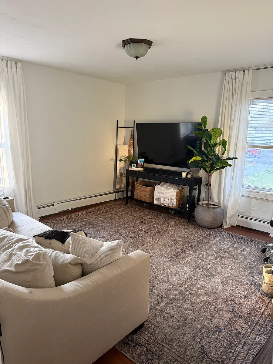Building Photo - 567 Thacher St #2