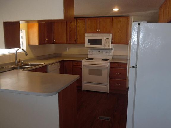 2nd image of 5220 S El Ganadero Dr