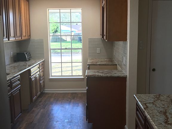 Kitchen - wood cabinets