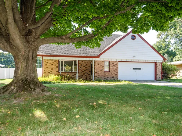 1440 Timberlane Dr, Saint Joseph, MI 49085