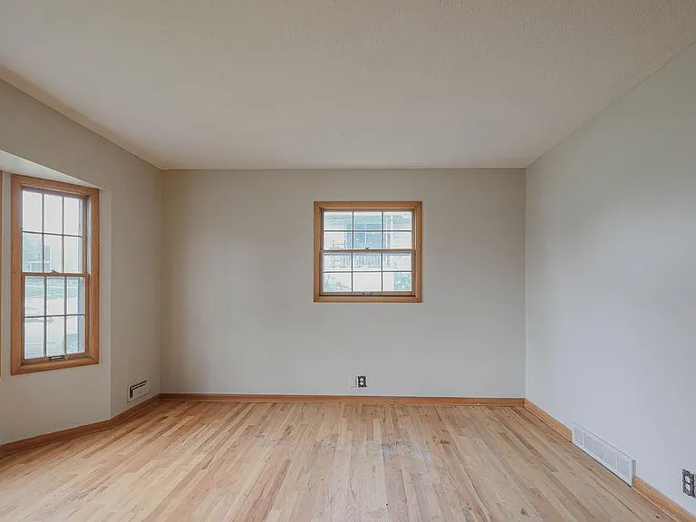 8209 Hillside Dr — Photo 8