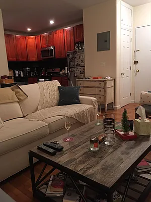 Rented by Realty 2000 Corp | media 18