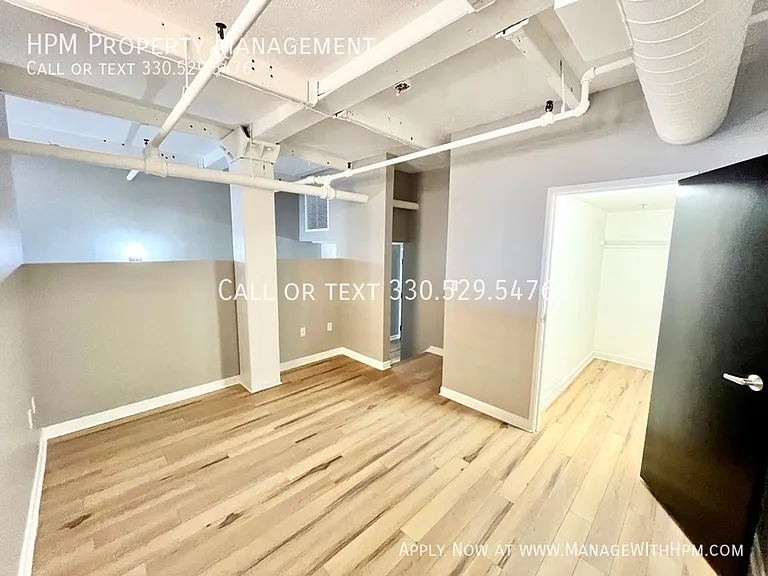 1133 W 9th Street — Photo 31