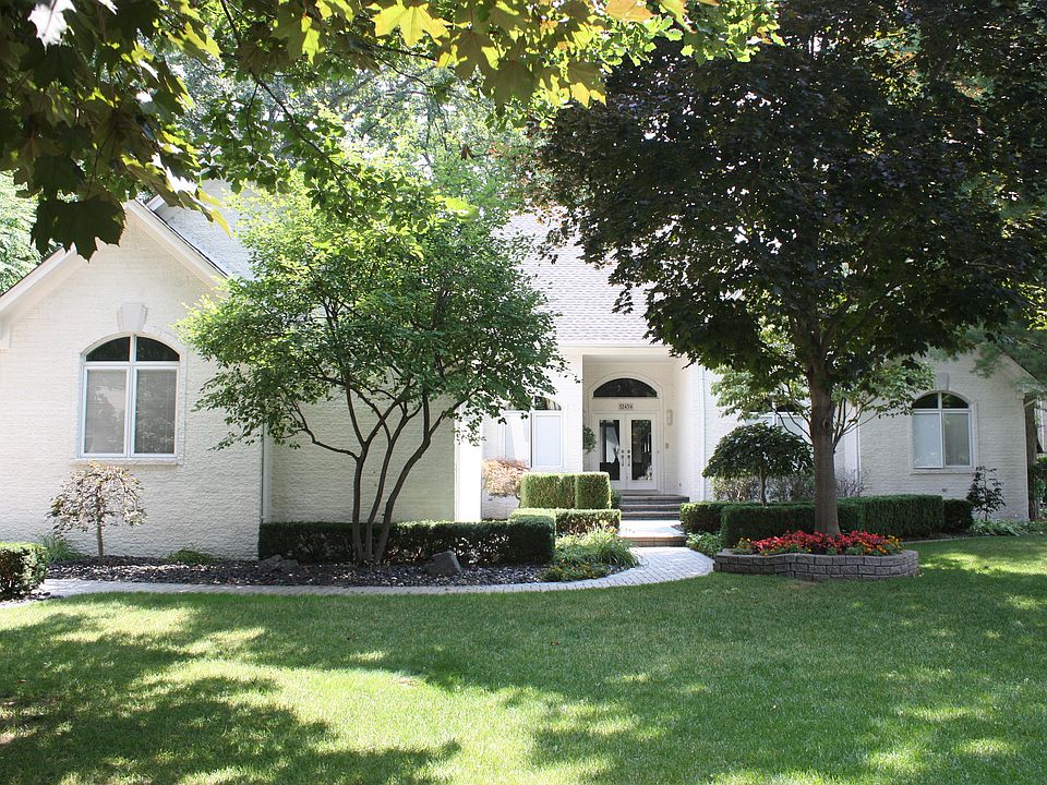 1st image of 52434 Drury Ln