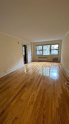 3rd image of 311 E 50th St APT 4B