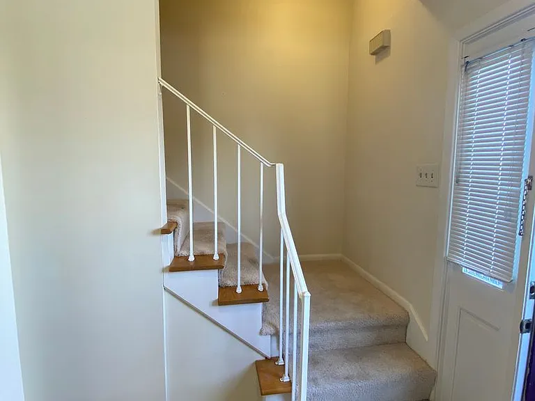 2901 & 2905 Poplar St #&-410 — Photo 3
