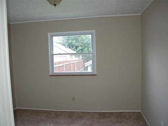 5th image of 5702 Thornton Dr