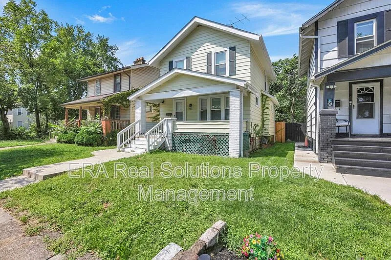 2 bed, 1.0 bath, 984 sqft, $1,349 — Photo 3