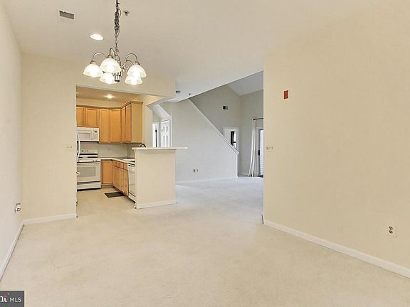 4th image of 11314 Westbrook Mill Ln Unit 302