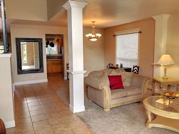 Formal living & Dinning Room