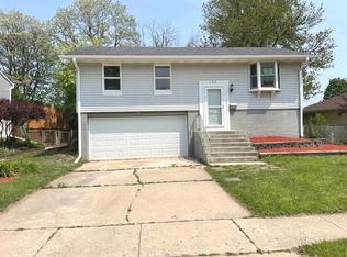 102 Murphy Dr, Romeoville, IL 60446