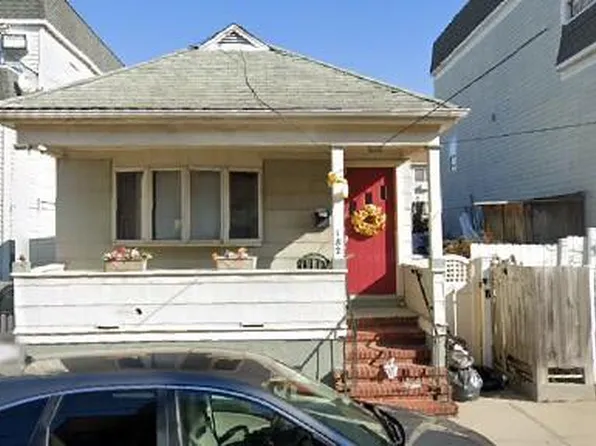 182 Beach 99th St, Far Rockaway, NY 11694