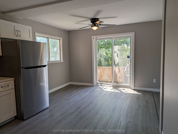 4th image of 165 Helen St