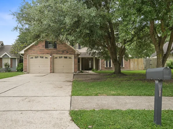 722 Regency Ct, Friendswood, TX 77546